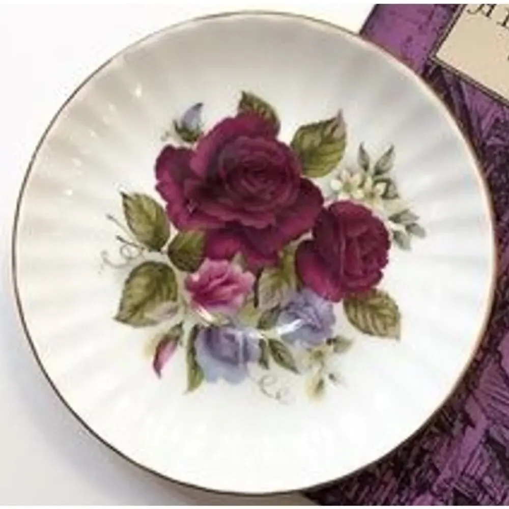 Beautiful vintage trinket dish - bone china!